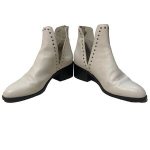 Steve Madden White Studded Conquest Leather Cutout Block Heel Pointed Boots